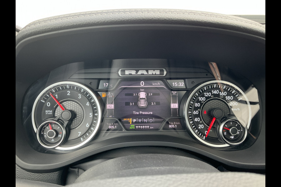 Dodge Ram 1500 5.7 V8 4x4 Crew Cab Laramie Pano Full Navi SideSteps Trekhaak Luchtvering