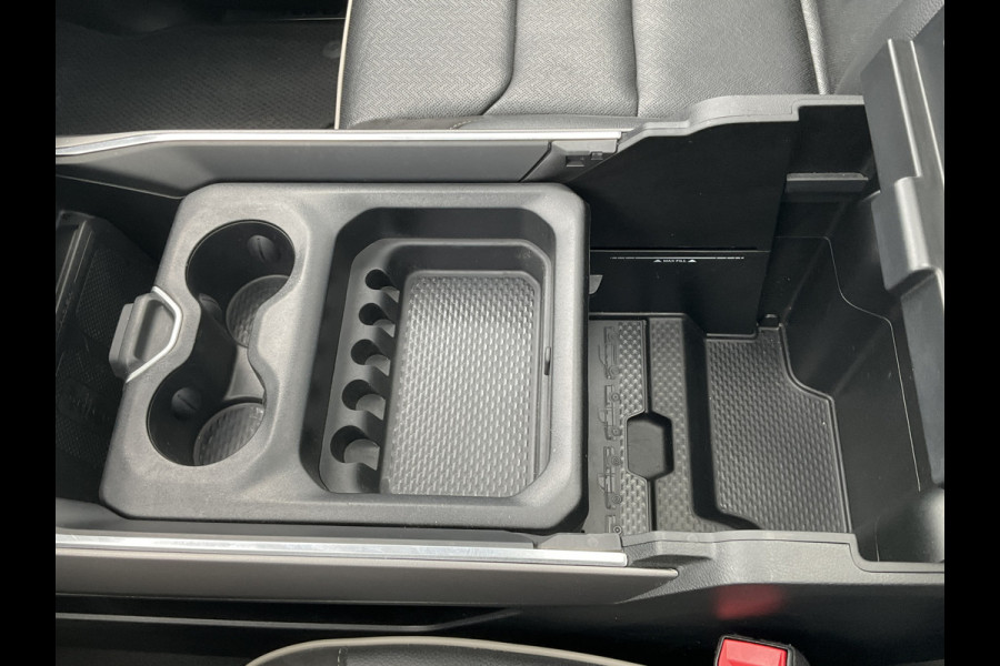 Dodge Ram 1500 5.7 V8 4x4 Crew Cab Laramie Pano Full Navi SideSteps Trekhaak Luchtvering