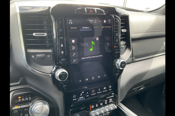 Dodge Ram 1500 5.7 V8 4x4 Crew Cab Laramie Pano Full Navi SideSteps Trekhaak Luchtvering