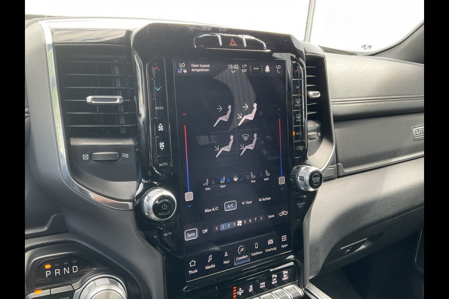 Dodge Ram 1500 5.7 V8 4x4 Crew Cab Laramie Pano Full Navi SideSteps Trekhaak Luchtvering
