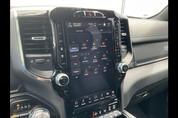 Dodge Ram 1500 5.7 V8 4x4 Crew Cab Laramie Pano Full Navi SideSteps Trekhaak Luchtvering