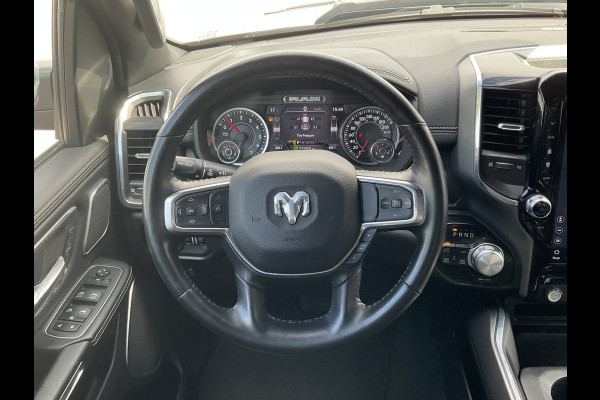 Dodge Ram 1500 5.7 V8 4x4 Crew Cab Laramie Pano Full Navi SideSteps Trekhaak Luchtvering