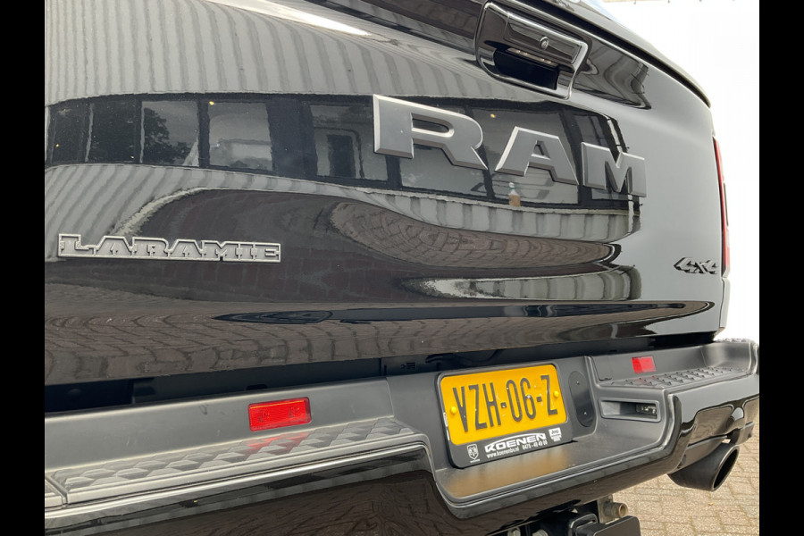 Dodge Ram 1500 5.7 V8 4x4 Crew Cab Laramie Pano Full Navi SideSteps Trekhaak Luchtvering