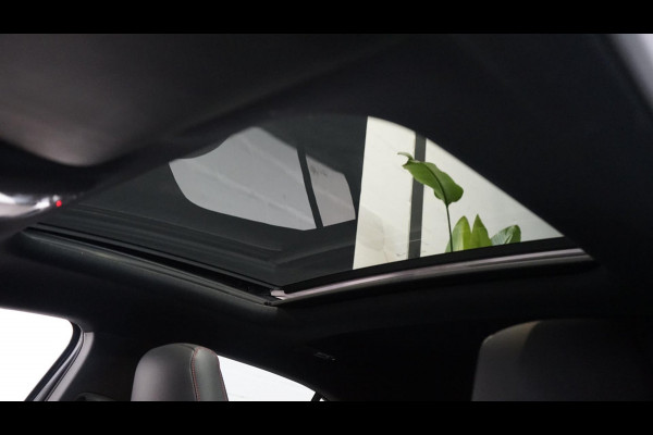 Mercedes-Benz A-Klasse 220 AMG Premium Automaat-BURMESTER-ClIMA-CAMERA-KEYLESS-PANO-NIGHTPAKKET-MULTIBEAM-WINTERPAKKET
