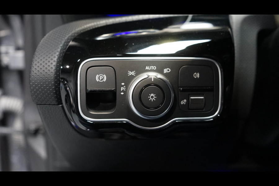 Mercedes-Benz A-Klasse 220 AMG Premium Automaat-BURMESTER-ClIMA-CAMERA-KEYLESS-PANO-NIGHTPAKKET-MULTIBEAM-WINTERPAKKET