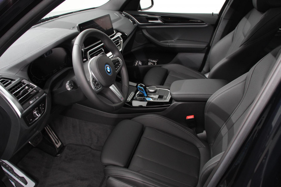 BMW iX3 Executive 74 kWh M-sport Leder Panoramisch schuif-kanteldak Navigatie Led Camera 360 Electrisch bedienbare achterklep