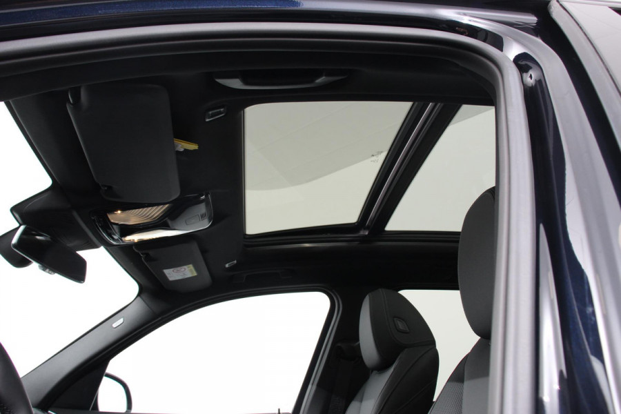 BMW iX3 Executive 74 kWh M-sport Leder Panoramisch schuif-kanteldak Navigatie Led Camera 360 Electrisch bedienbare achterklep