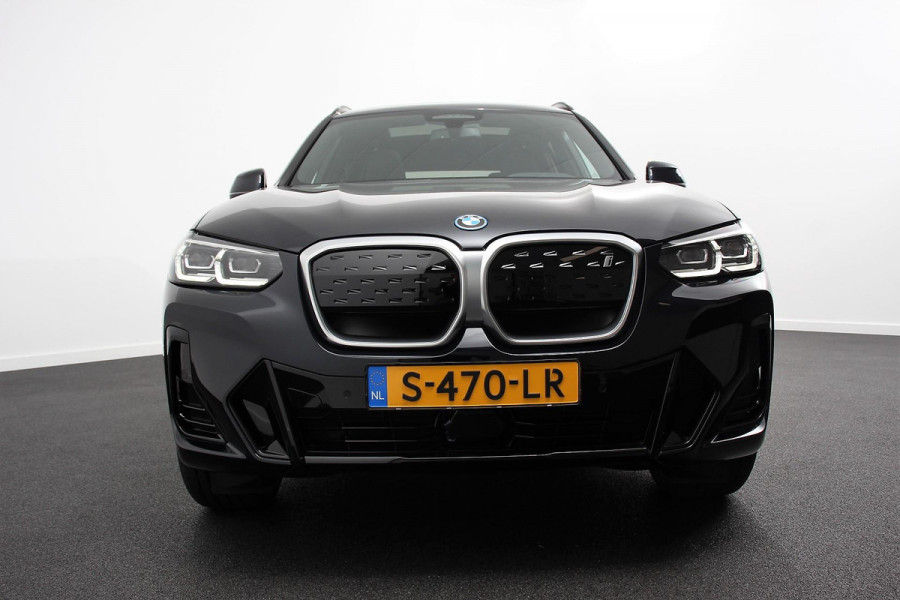 BMW iX3 Executive 74 kWh M-sport Leder Panoramisch schuif-kanteldak Navigatie Led Camera 360 Electrisch bedienbare achterklep