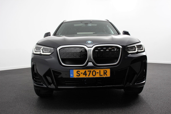 BMW iX3 Executive 74 kWh M-sport Leder Panoramisch schuif-kanteldak Navigatie Led Camera 360 Electrisch bedienbare achterklep