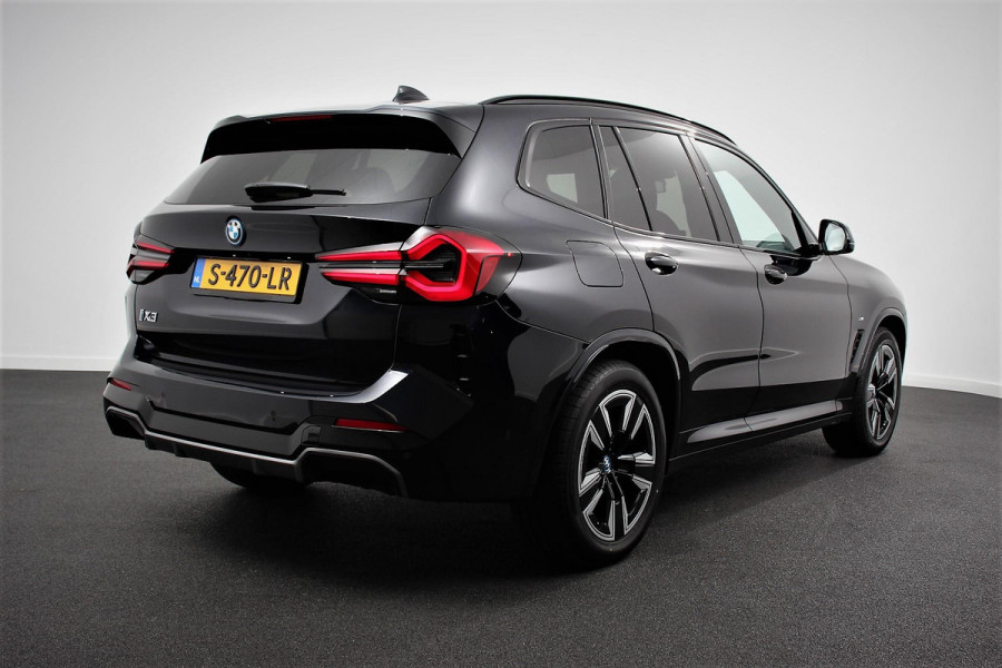 BMW iX3 Executive 74 kWh M-sport Leder Panoramisch schuif-kanteldak Navigatie Led Camera 360 Electrisch bedienbare achterklep