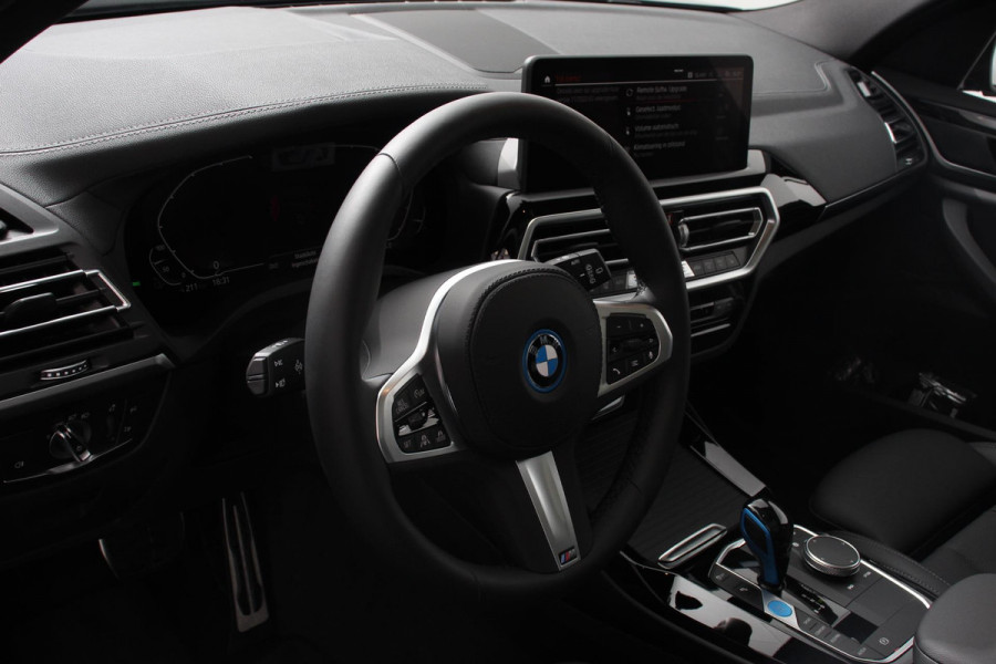 BMW iX3 Executive 74 kWh M-sport Leder Panoramisch schuif-kanteldak Navigatie Led Camera 360 Electrisch bedienbare achterklep