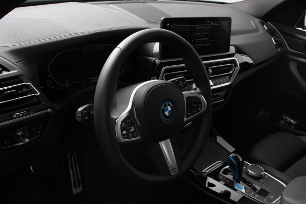 BMW iX3 Executive 74 kWh M-sport Leder Panoramisch schuif-kanteldak Navigatie Led Camera 360 Electrisch bedienbare achterklep