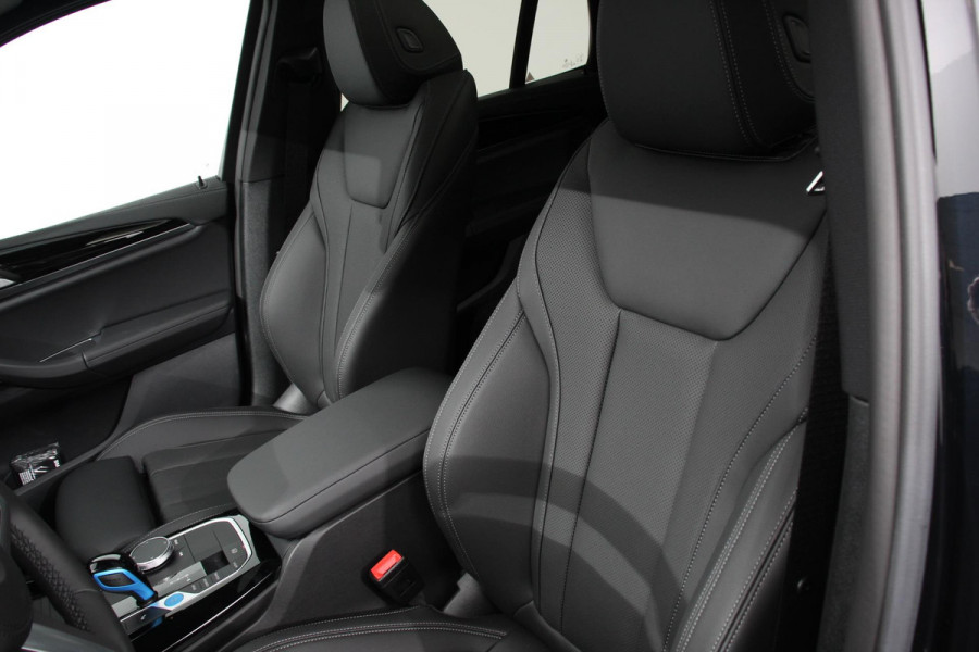 BMW iX3 Executive 74 kWh M-sport Leder Panoramisch schuif-kanteldak Navigatie Led Camera 360 Electrisch bedienbare achterklep