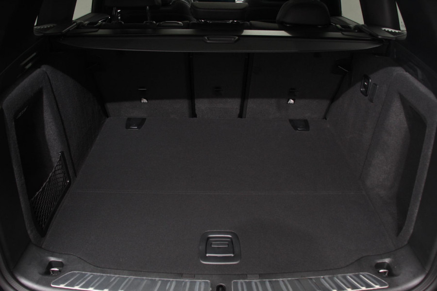 BMW iX3 Executive 74 kWh M-sport Leder Panoramisch schuif-kanteldak Navigatie Led Camera 360 Electrisch bedienbare achterklep