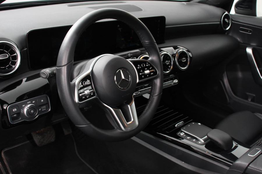 Mercedes-Benz A-Klasse 200 Aut 7-DCT Progressive Navigatie Camera Adaptive Cruise Control Keyless Go Lane Assist Verkeersbord Herkenning