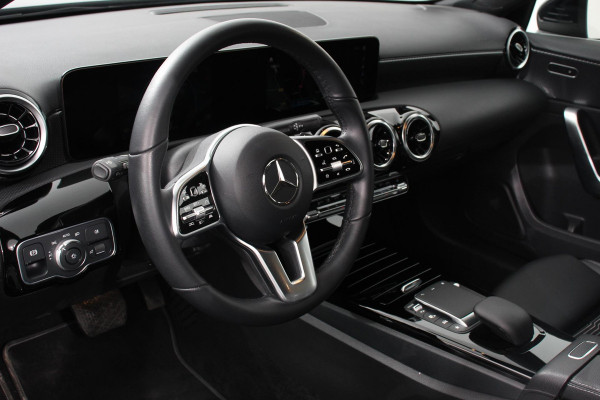 Mercedes-Benz A-Klasse 200 Aut 7-DCT Progressive Navigatie Camera Adaptive Cruise Control Keyless Go Lane Assist Verkeersbord Herkenning
