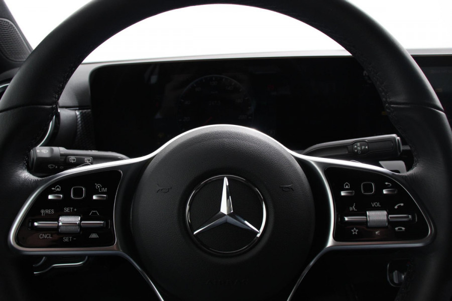 Mercedes-Benz A-Klasse 200 Aut 7-DCT Progressive Navigatie Camera Adaptive Cruise Control Keyless Go Lane Assist Verkeersbord Herkenning