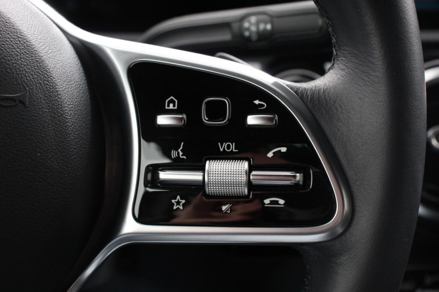 Mercedes-Benz A-Klasse 200 Aut 7-DCT Progressive Navigatie Camera Adaptive Cruise Control Keyless Go Lane Assist Verkeersbord Herkenning
