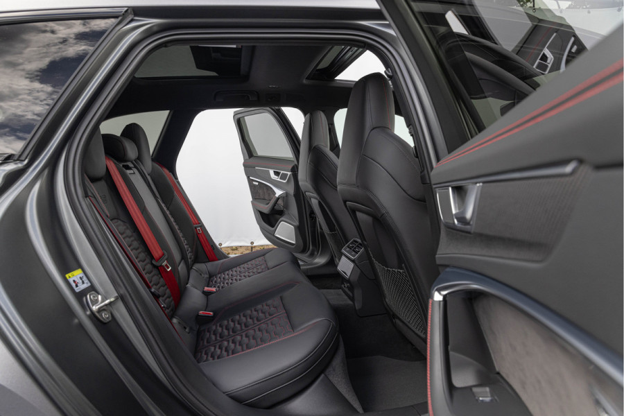 Audi RS6 Avant 4.0 TFSI 600pk Quattro Pano Dynamic+ B&O Advanced Keramisch Carbon HuD
