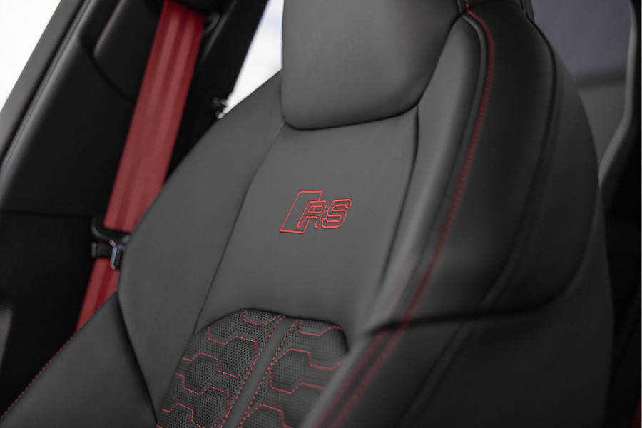 Audi RS6 Avant 4.0 TFSI 600pk Quattro Pano Dynamic+ B&O Advanced Keramisch Carbon HuD
