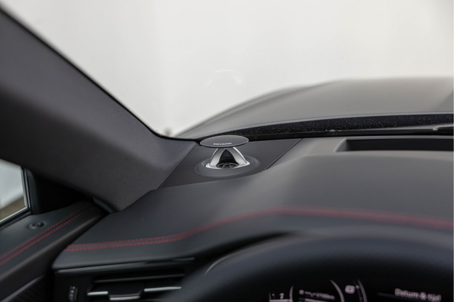 Audi RS6 Avant 4.0 TFSI 600pk Quattro Pano Dynamic+ B&O Advanced Keramisch Carbon HuD