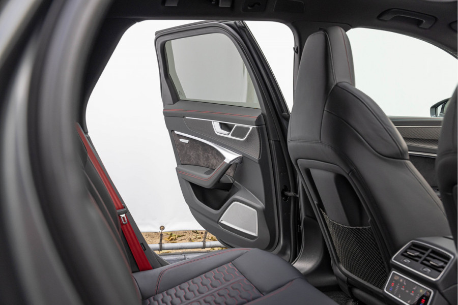 Audi RS6 Avant 4.0 TFSI 600pk Quattro Pano Dynamic+ B&O Advanced Keramisch Carbon HuD