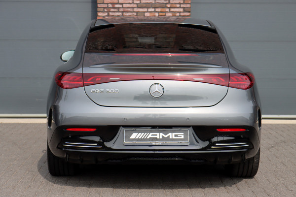 Mercedes-Benz EQE 300 AMG Line 89 kWh | Distronic+ | Memory | Keyless Go | Digital Light | Surround Camera | Augmented Reality | Verwarmd Stuurwiel | Stoelverwarming | Sfeerverlichting |