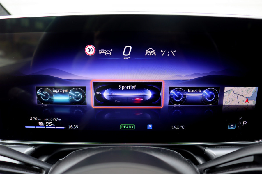 Mercedes-Benz EQE 300 AMG Line 89 kWh | Distronic+ | Memory | Keyless Go | Digital Light | Surround Camera | Augmented Reality | Verwarmd Stuurwiel | Stoelverwarming | Sfeerverlichting |