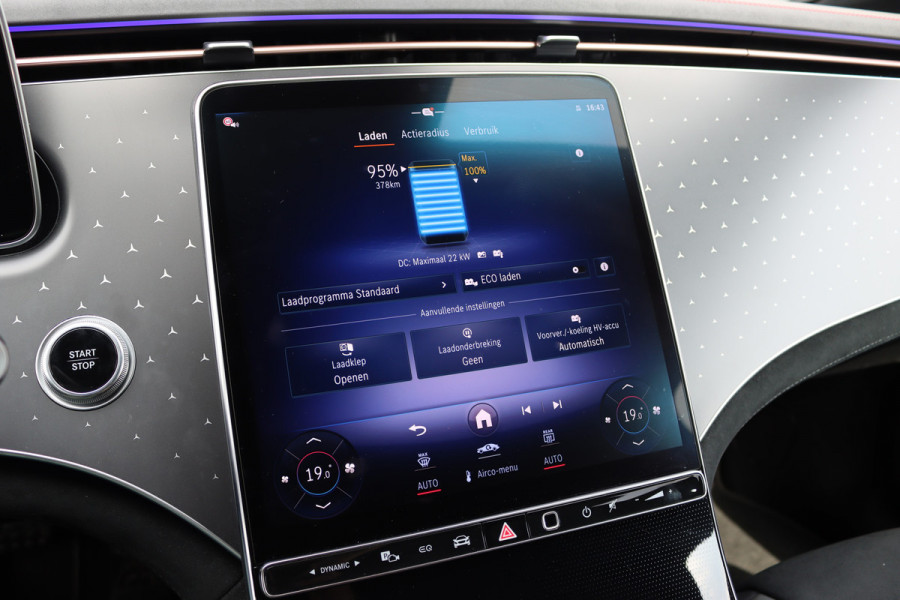 Mercedes-Benz EQE 300 AMG Line 89 kWh | Distronic+ | Memory | Keyless Go | Digital Light | Surround Camera | Augmented Reality | Verwarmd Stuurwiel | Stoelverwarming | Sfeerverlichting |