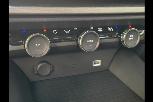 Citroën C5 X 1.2 PureTech 130 PK Business AUTOMAAT uit 2023 Rijklaar + 12 maanden Bovag-garantie Henk Jongen Auto's in Helmond,  al 50 jaar service zoals 't hoort!