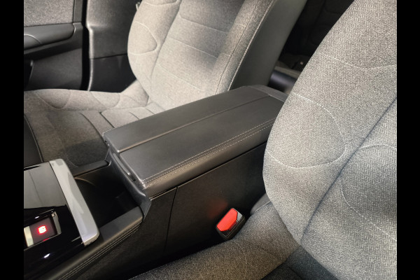 Citroën C5 X 1.2 PureTech 130 PK Business AUTOMAAT uit 2023 Rijklaar + 12 maanden Bovag-garantie Henk Jongen Auto's in Helmond,  al 50 jaar service zoals 't hoort!
