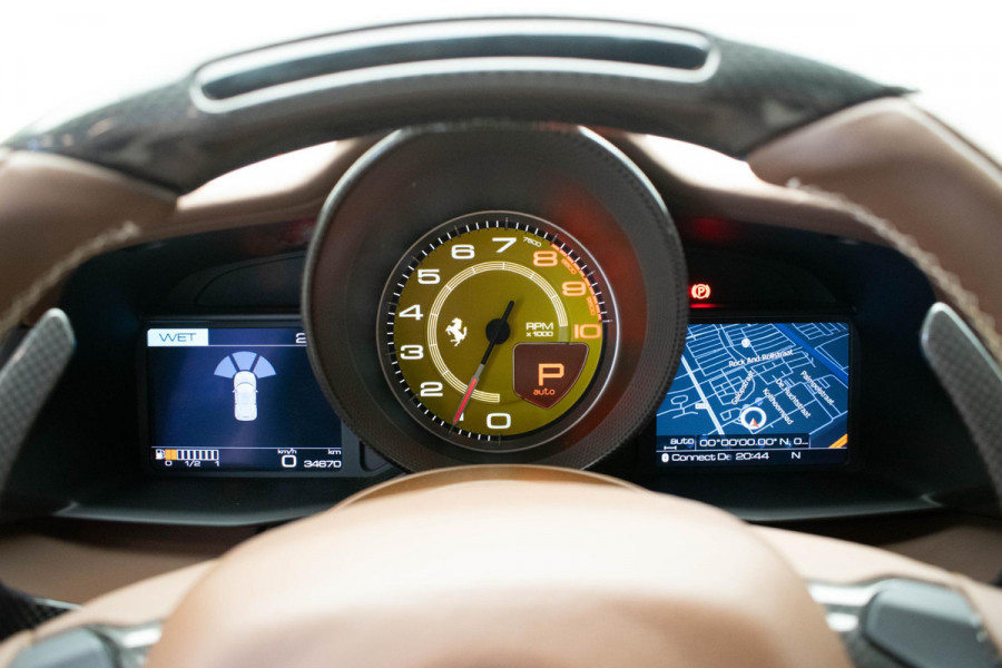 Ferrari 488 3.9 GTB HELE |Pass.Display|LIFT|FullHistory|Camera|