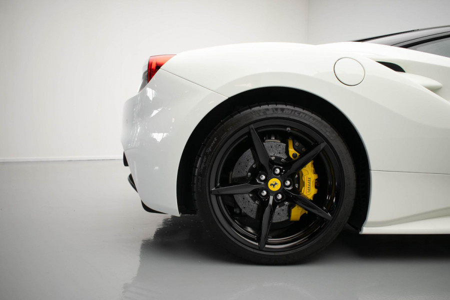 Ferrari 488 3.9 GTB HELE |Pass.Display|LIFT|FullHistory|Camera|