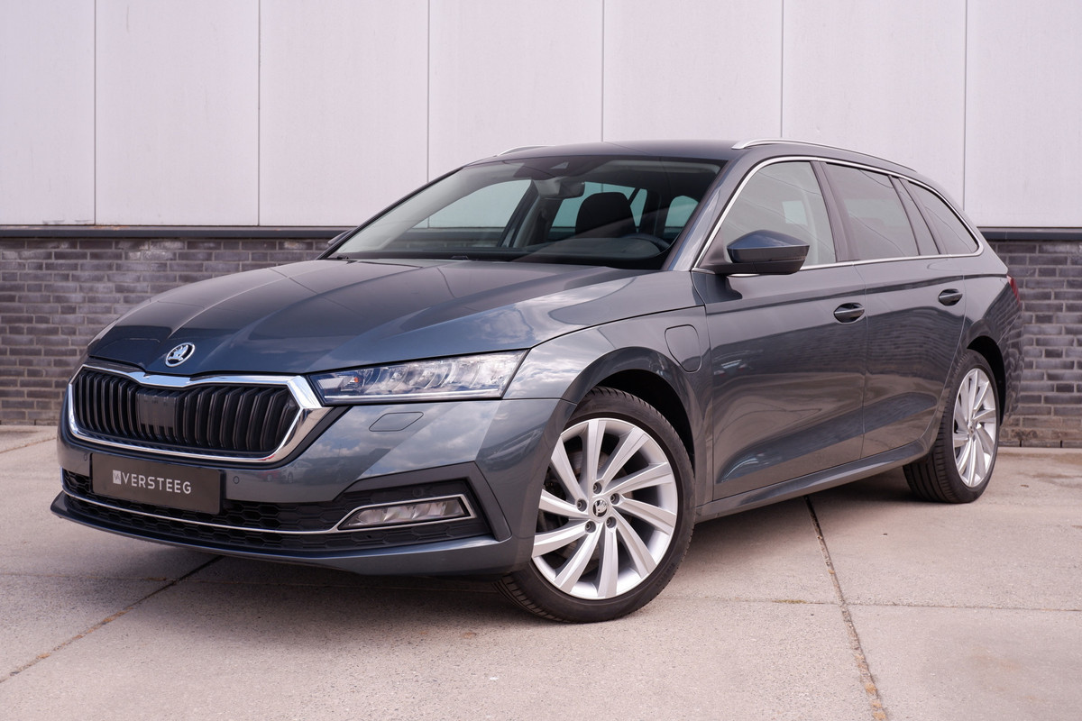 Škoda Octavia Combi 1.4 TSI iV PHEV Business Edition Plus | Head-Up | Carplay | LED | Camera | Memory | Navi | Sfeerverl. Škoda Octavia Combi 1.4 TSI iV PHEV Business Edition Plus | Head-Up | Carplay | LED | Camera | Memory | Navi | Sfeerverl.