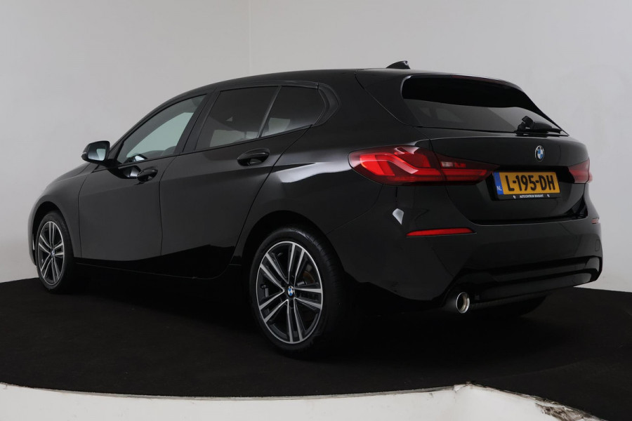 BMW 1-serie 118i Business Edition Plus (PARKEERSENSOREN, NAVIGATIE, STOELVERWARMING, CRUISE CONTROL, NL-AUTO, GOED ONDERHOUDEN)