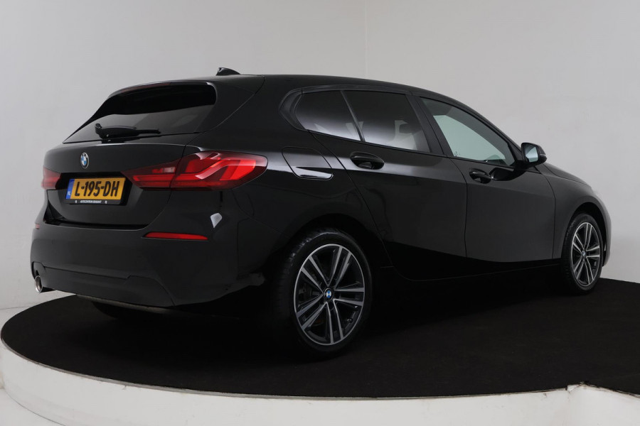 BMW 1-serie 118i Business Edition Plus (PARKEERSENSOREN, NAVIGATIE, STOELVERWARMING, CRUISE CONTROL, NL-AUTO, GOED ONDERHOUDEN)