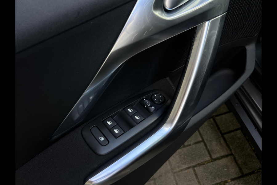 Peugeot 2008 1.2 PureTech Allure NL AUTO | PANO | AUTOMAAT | ! 2DE PINKSTERDAG GEOPEND VAN 10:00 UUR T/M 17:00 UUR
