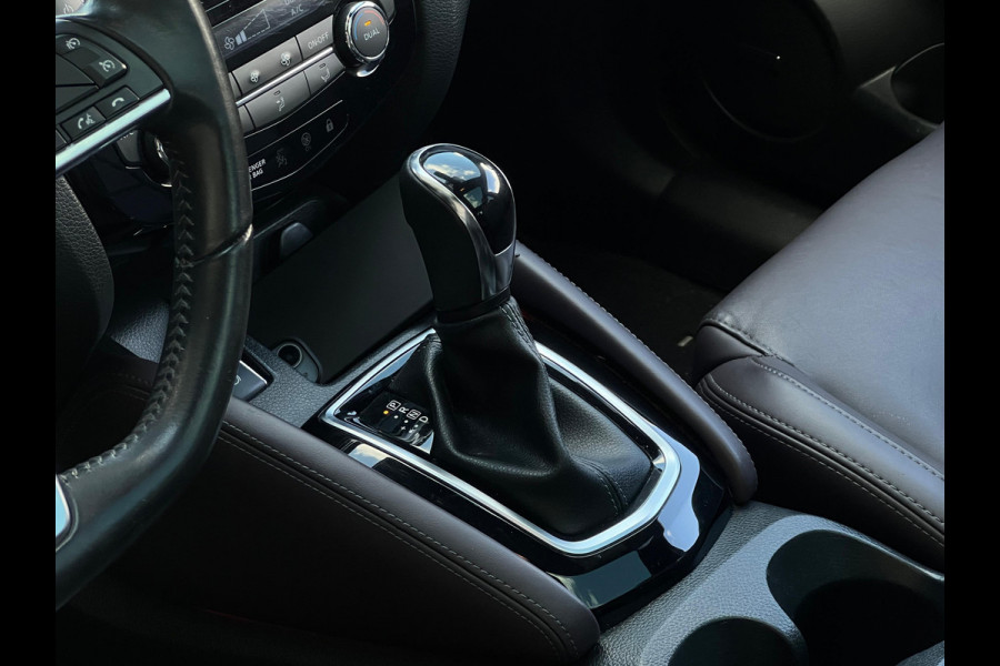 Nissan QASHQAI 1.2 Tekna + LUXE LEDER | CAMERA | TREKHAAK | PANO ! 2DE PINKSTERDAG GEOPEND VAN 10:00 UUR T/M 17:00 UUR