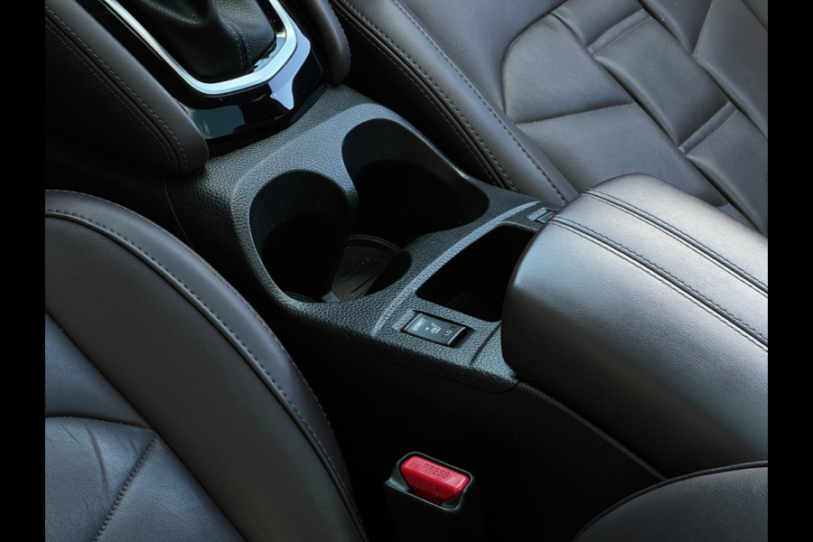 Nissan QASHQAI 1.2 Tekna + LUXE LEDER | CAMERA | TREKHAAK | PANO ! 2DE PINKSTERDAG GEOPEND VAN 10:00 UUR T/M 17:00 UUR
