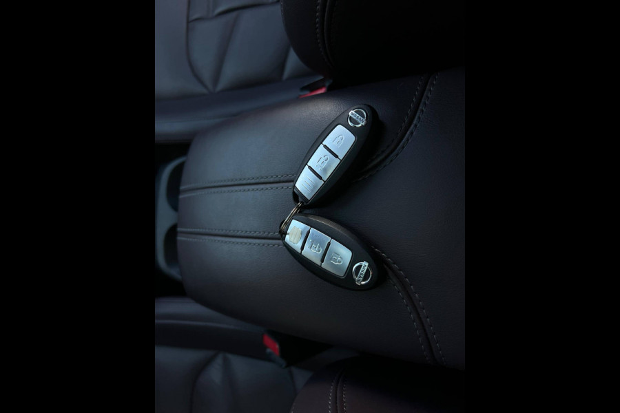 Nissan QASHQAI 1.2 Tekna + LUXE LEDER | CAMERA | TREKHAAK | PANO ! 2DE PINKSTERDAG GEOPEND VAN 10:00 UUR T/M 17:00 UUR