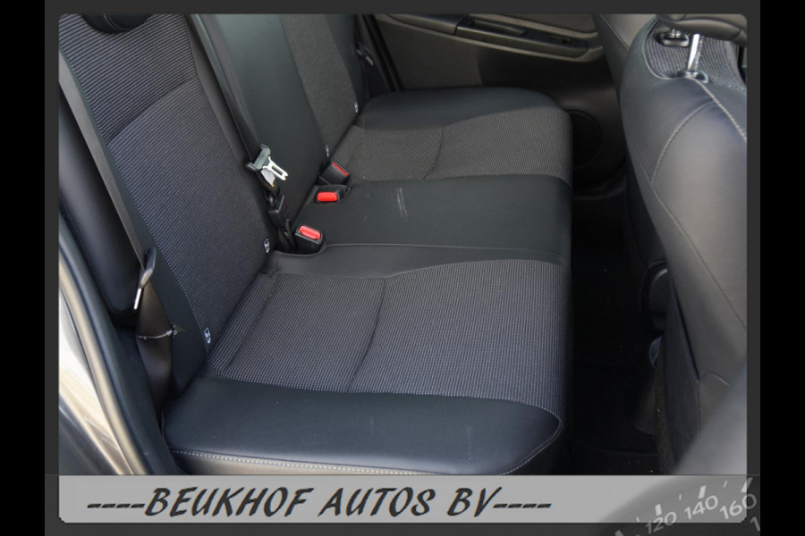 Toyota Yaris 1.5 Hybrid Sport Automaat Navigatie Camera Pdc