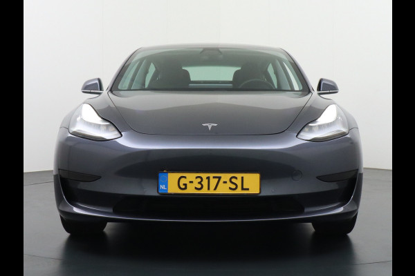 Tesla Model 3 RWD SR+ 60kWh 325PK 19" FSD-3 Computer AutoPilot Leder PanoDak Adaptive-Cruise Lmv 18" Camera's Elektr.-Stuur+Stoelen+Spiegels+G Navi LED Comfortstoelen ACC DAB Voorverwarmen interieur via App Keyless via Telefoonsleutel One-Pedal-Drive Origineel Nederlandse auto tot 11kw laden thuis! Garantie Accu tot  11-12-2027 max 160.000km 1.584kg licht!