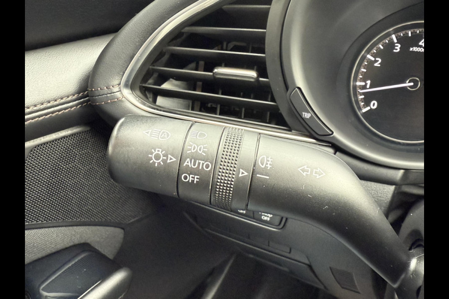 Mazda 3 2.0 e-SkyActiv-G M Hybrid 122 Comfort | 360 CAMERA | NAVIGATIE | STOELVERWARMING |