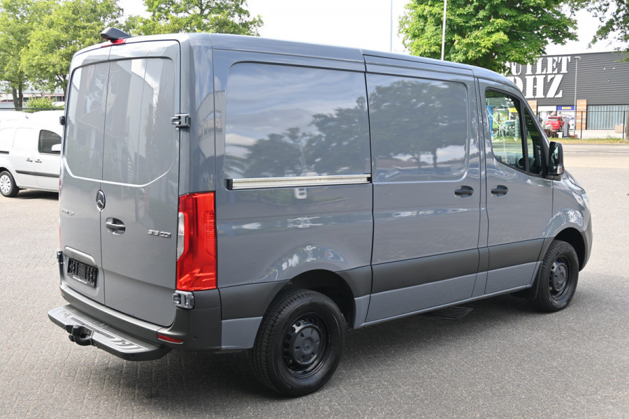 Mercedes-Benz Sprinter 315 CDI L1H1 RWD 10.25 MBUX met camera en navigatie, Leder, Trekhaak