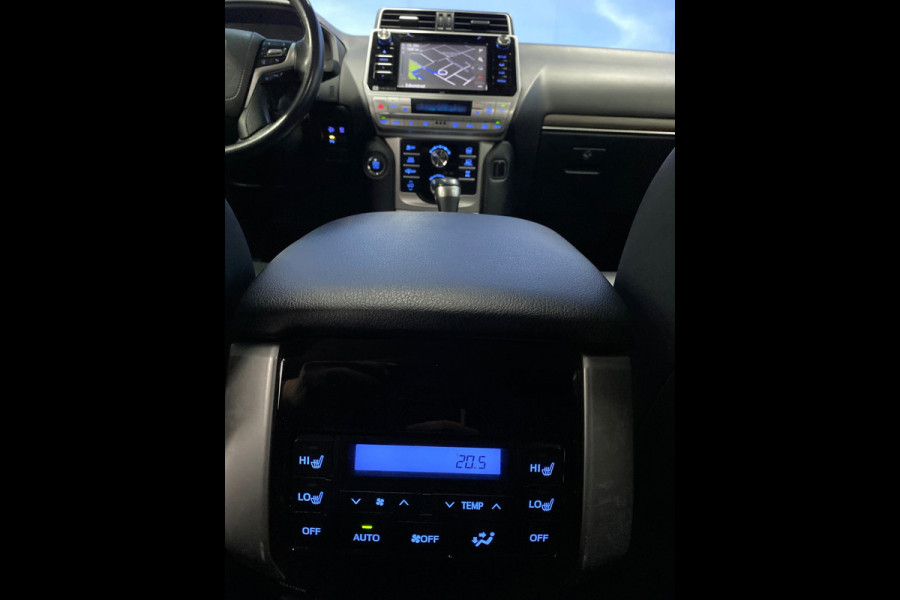 Toyota Land Cruiser 150 EXECUTIVE!! 5-peroons Bomvol!!