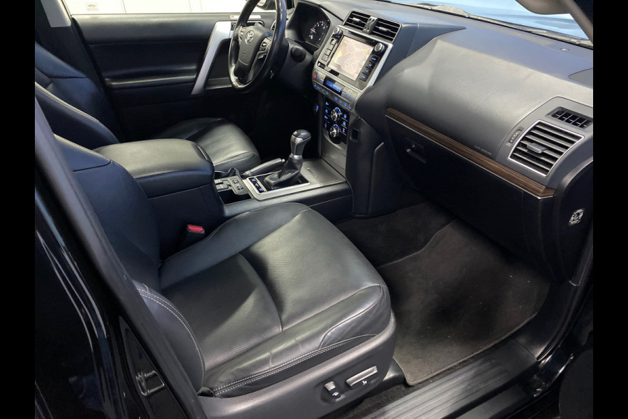 Toyota Land Cruiser 150 EXECUTIVE!! 5-peroons Bomvol!!