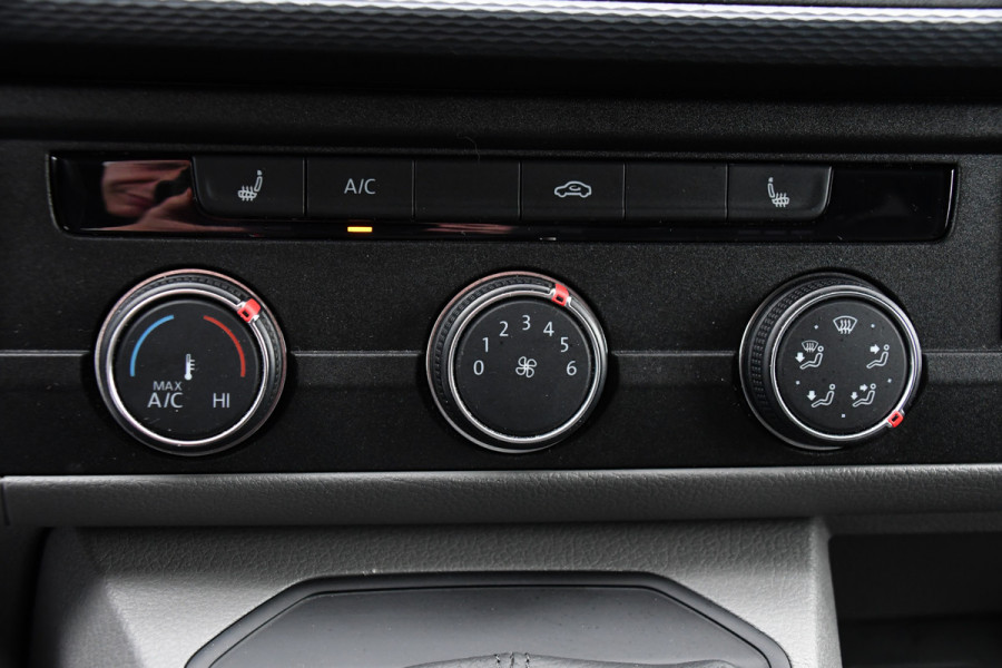 Volkswagen Transporter 2.0 TDI L2H1 30 Bulli Edition Adaptieve Cruise, Camera, Carplay, LED, Automaat, Stoelverwarming, Multimedia, 150PK, Uniek!