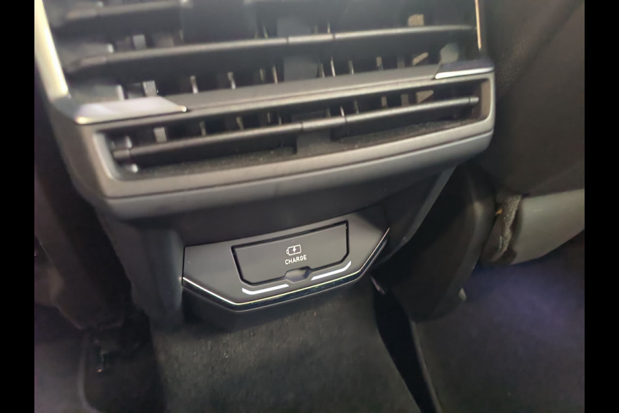 Lynk & Co 01 1.5 261PK Plug-in Hybrid * 360* camera Panorama dak Apple/Android Rijklaar + 12 maanden Bovag-garantie Henk Jongen Auto's in Helmond,  al 50 jaar service zoals 't hoort!