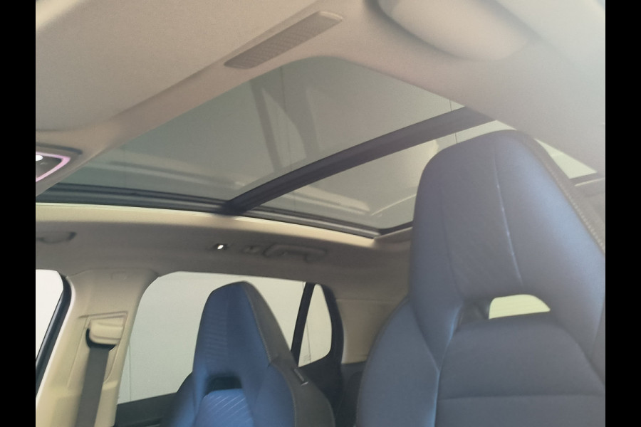 Lynk & Co 01 1.5 261PK Plug-in Hybrid * 360* camera Panorama dak Apple/Android Rijklaar + 12 maanden Bovag-garantie Henk Jongen Auto's in Helmond,  al 50 jaar service zoals 't hoort!