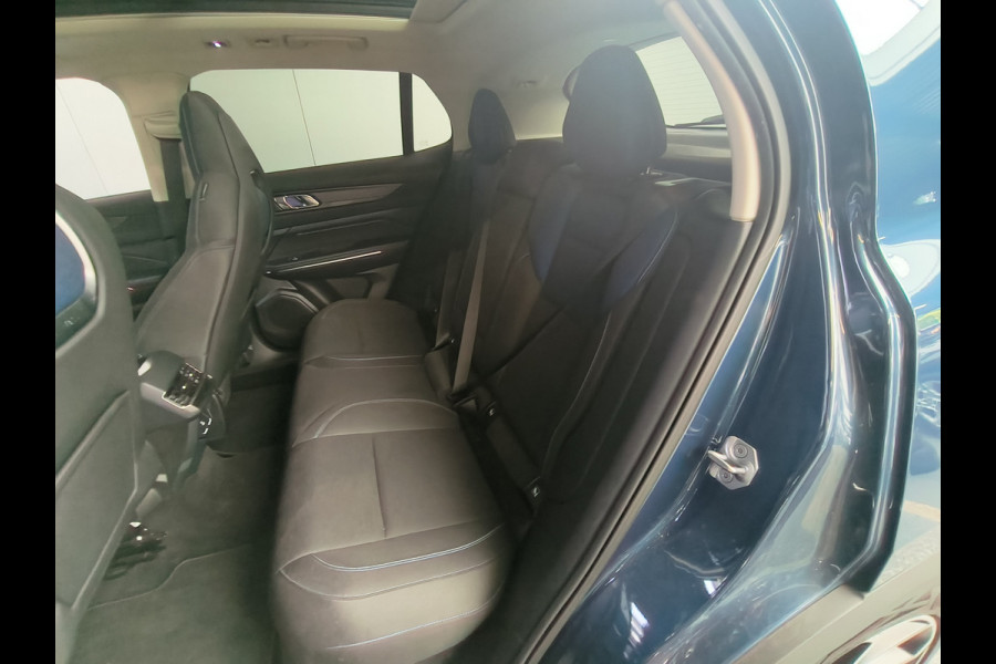 Lynk & Co 01 1.5 261PK Plug-in Hybrid * 360* camera Panorama dak Apple/Android Rijklaar + 12 maanden Bovag-garantie Henk Jongen Auto's in Helmond,  al 50 jaar service zoals 't hoort!